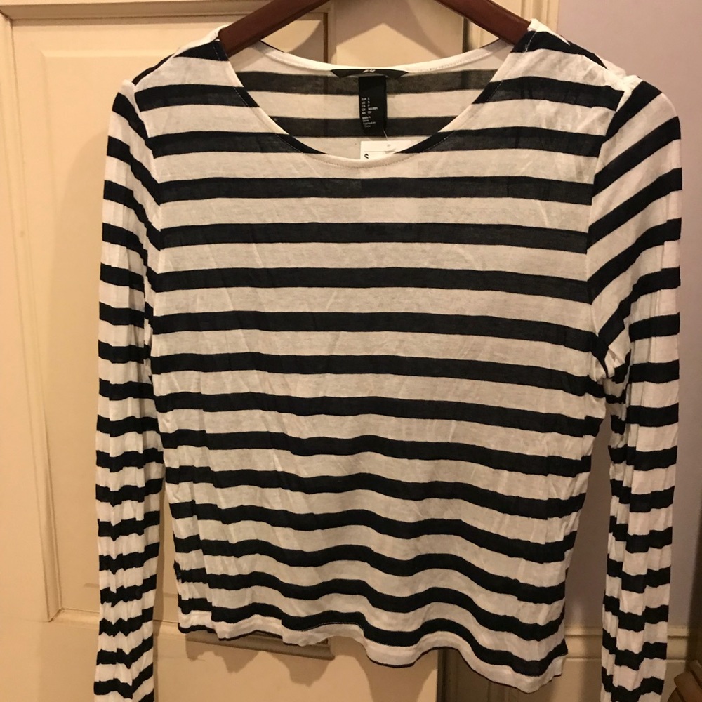 Black and white top